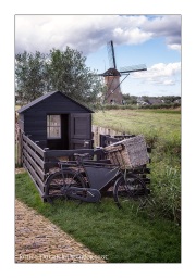 Bike-at-Kinderdijk-Netherlands